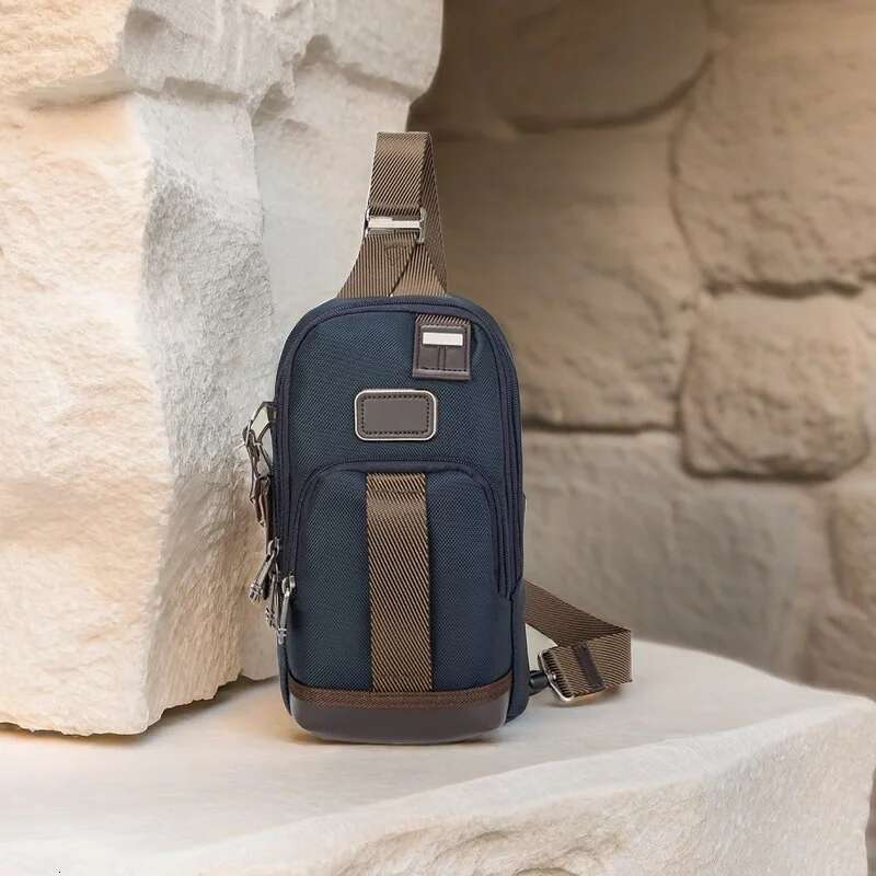 2025 NEW Ballistic Nylon Casual Commuter Men's Simple Travel Thin Chest Shoulder Crossbody Small Bag 2223402