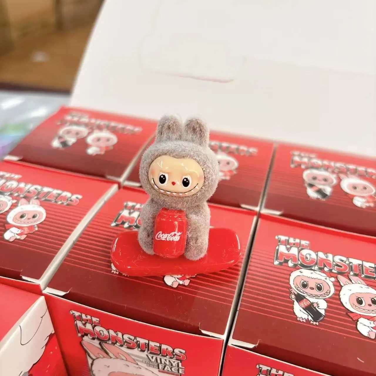 New High Quali Mini Baby Sitting Posture Action Figure Cute Baby Dolls Set Model Bag And Keychain Pendant Blind Box ToysXJ250506