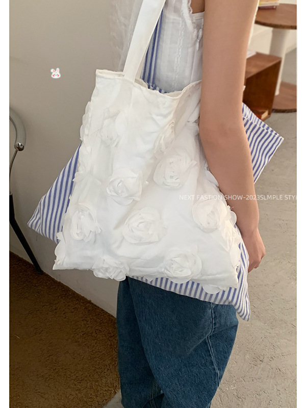 Korean version fashionable girlish underarm bag for Women 2025 New White large-capacity three-dimensional flower single-shoulder tote bag