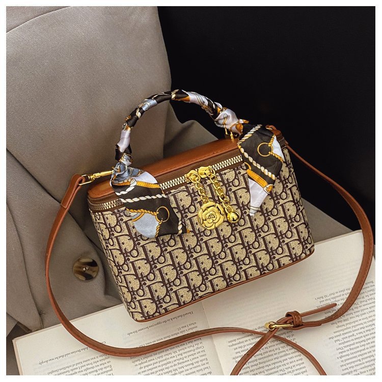 2025 Advanced Makeup Bag New Winter Collection Women's Portable Handheld Single - shoulder Bucket Bag Cross - body Canvas Embroidered Box Bag new