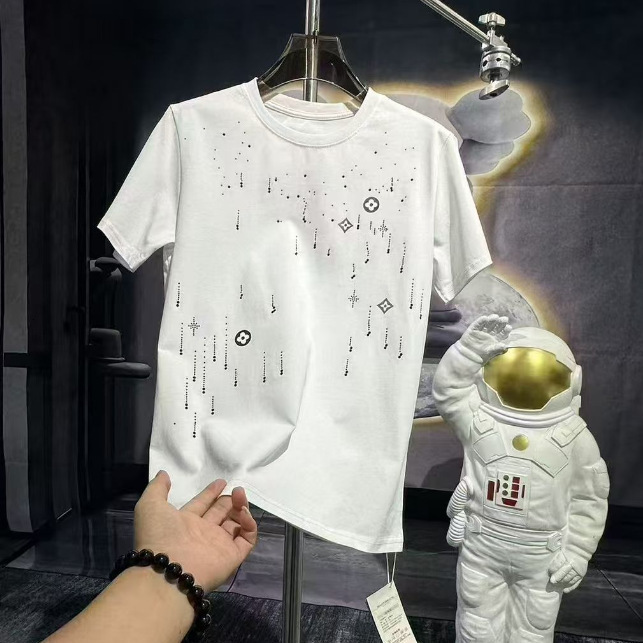 New Graphic Printed Men's T-shirt Designer Heavy Industry Hot Pressed Summer Loose Short Sleeved Luxurious Versatile Casual Round Neck Couple Spo