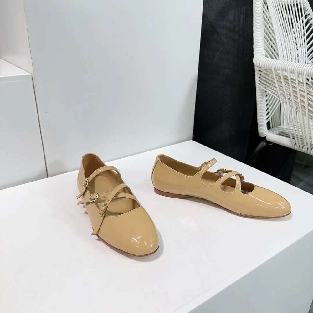 Round Toe Casual Low Heels Solid Color Concise Women Shoes Ankle Buckle Patent Leather Pumps Size 35-40 luxury Spring Summer Hot