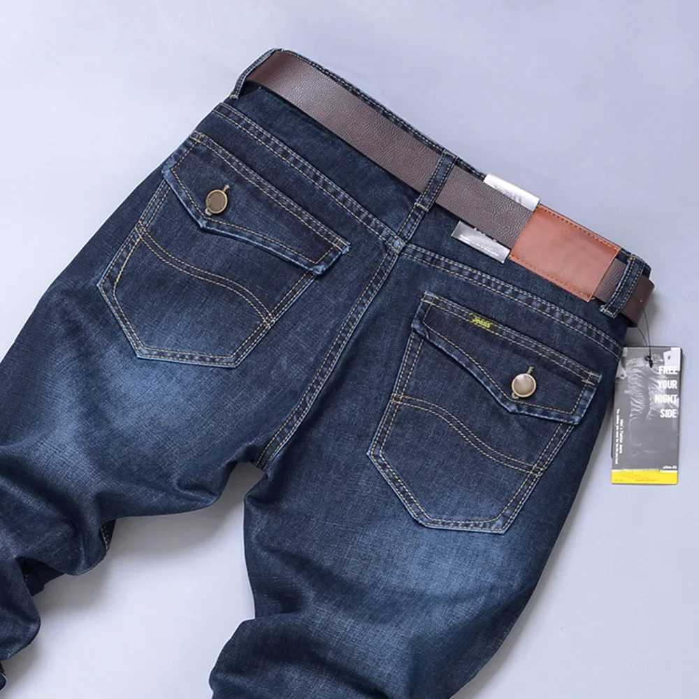 Mens denim jeans casual hip-hop streetwear skateboard denim shorts spring and autumn mens stretch straight pair jeans W250506