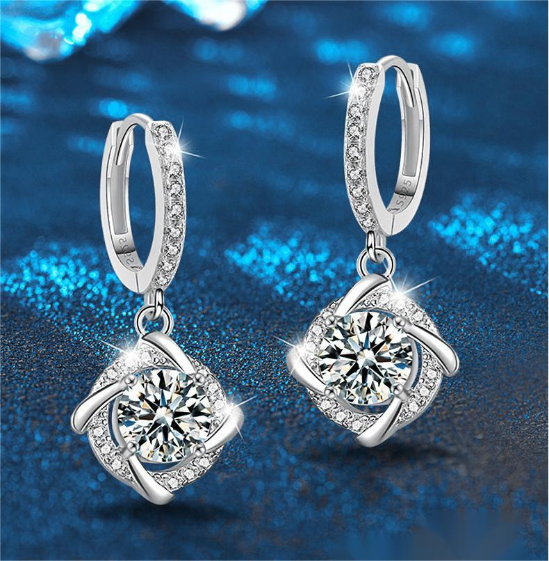 Elegant Moissanite Ear Jewelry Piece Made from High-Quality 925 Pure Silver - Ideal Surprise Present
