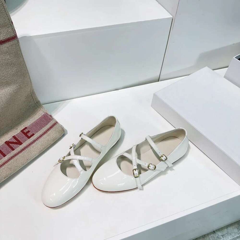 Round Toe Casual Low Heels Solid Color Concise Women Shoes Ankle Buckle Patent Leather Pumps Size 35-40 luxury Spring Summer Hot