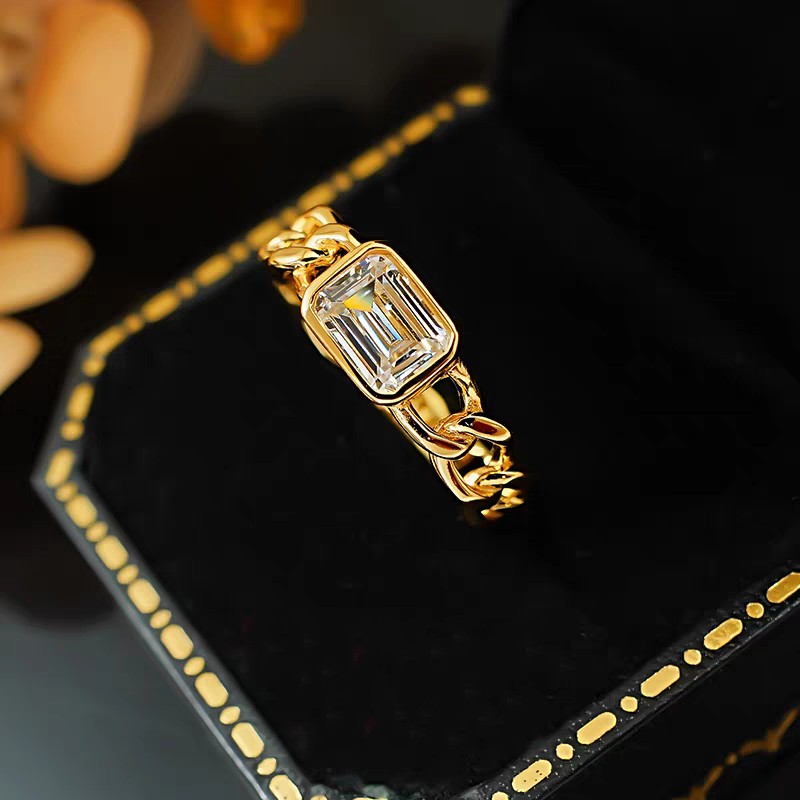 2025 Cuba Link Chain Wedding Rings Solitaire Jewelry Real 100% Sterling Sier Emerlad Cut White Lab Moissanite Dia Party Eternity Women Bride Ring
