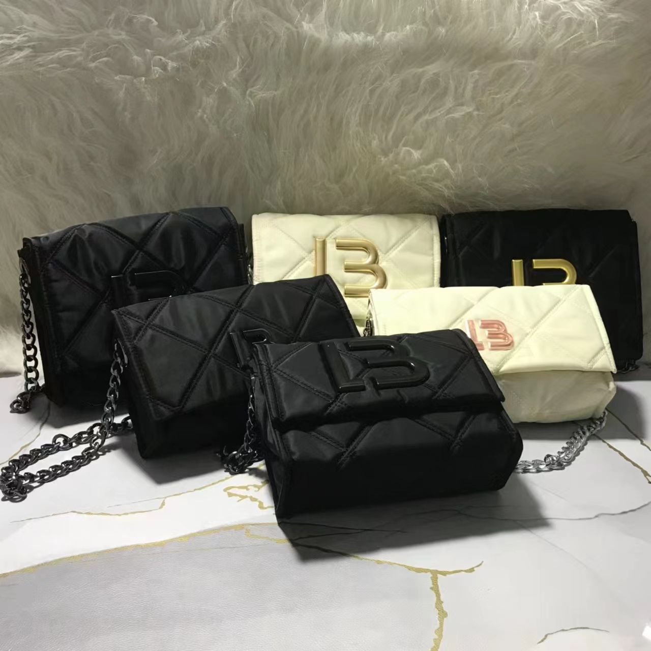 Fashion Femmes en acier inoxydable Charmes sportives à l'épreuve de l'eau Blanc Blanc Black Nylon Tissu carré Sac accessoire