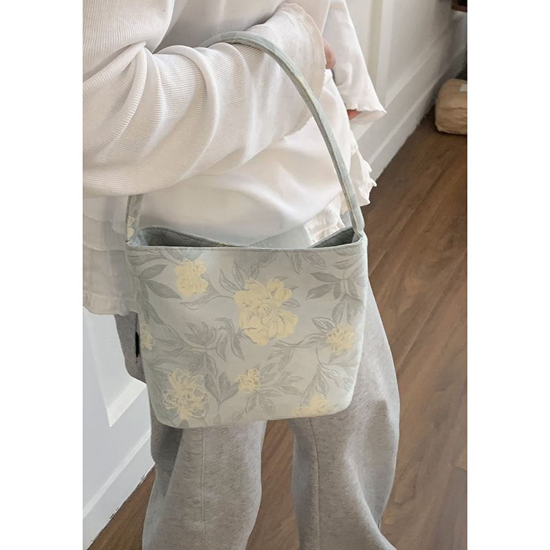 New Chinese-style flower hand-held canvas bag for Women, 2025 New Fashion underarm bag, single-shoulder grandma bag, one piece for distribution