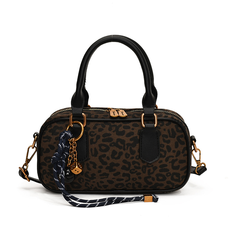 Designer Bag Luxury Bag New Best Selling Korean Niche Design Fashionable Commuting Handbag For Women Leopard Print Chic Shoulder Bag Single Shoulder C