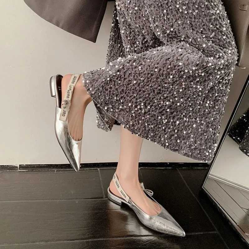 2025 new fashionable Pointed toe buckle solid color high-heeled sandals suitable for women wearing luxury shoes in autumn M250506