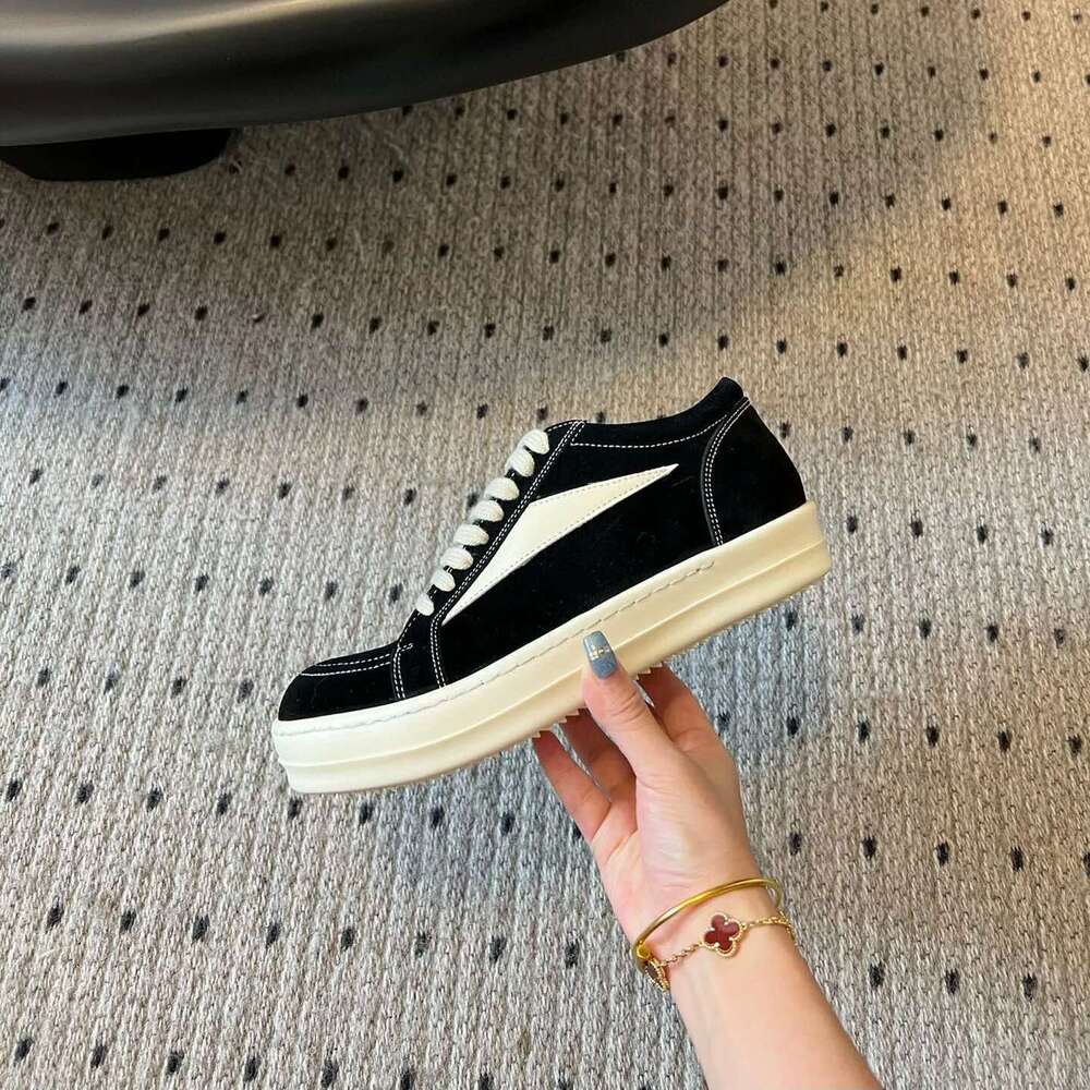 luxury Spring Summer Casual Flats Solid Color Round Toe Shoes For Women Thick Bottom Lace-Up Sneakers Size 35-40 New Arrival Hot