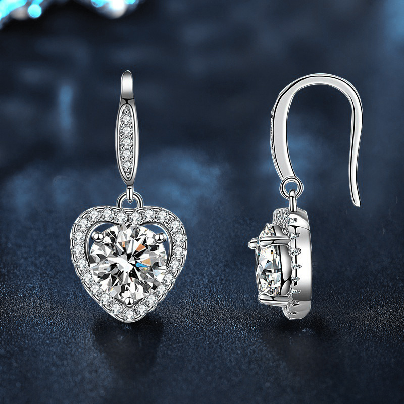 Romantic One-Carat Moissanite Pendants with Matching Ear Cuff Accessories