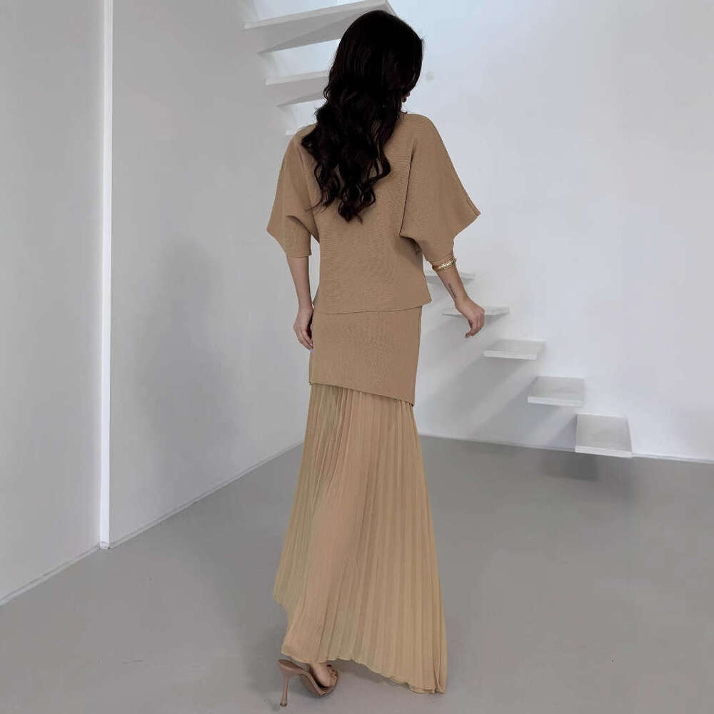 hoodie Women's Wear Wind Set, Spring And Autumn High-End Sense, Simple French Style Women's Clothing Splicing Half Skirt Knitting Two-Piece 