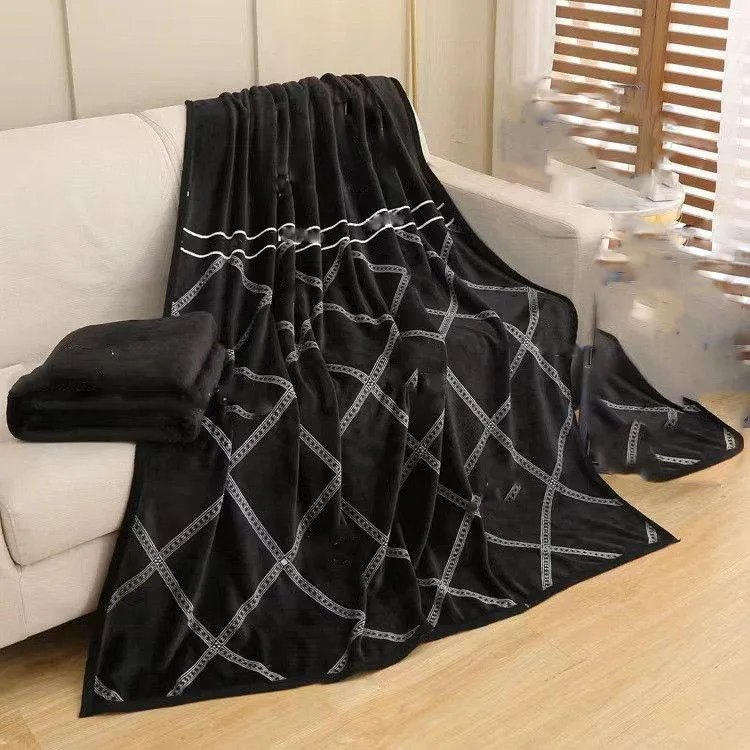 Luxury designer black blanket white letter logo warm blanket flannel office blanket room decoration blanket with gift box 150*200cm dh388