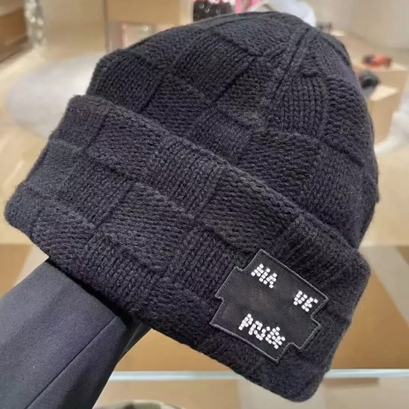 luxury designer beanie women and men New grid letters bonnet hat brim bonnet classic beautiful fashionable autumn and winter wear