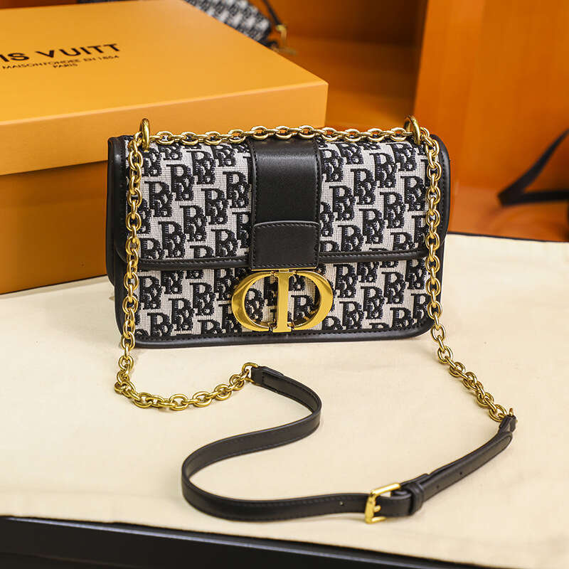 Top High Quality Free Shipping Designer Shoulder Bags 2025 Spring New Fashionable Knitting Crossbody Artwork Bag For Woman F46d