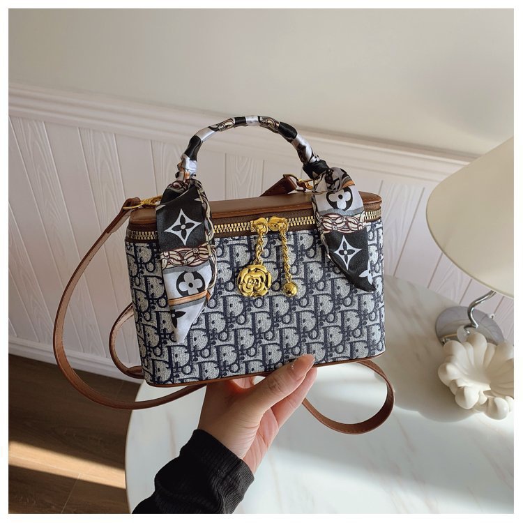 2025 Advanced Makeup Bag New Winter Collection Women's Portable Handheld Single - shoulder Bucket Bag Cross - body Canvas Embroidered Box Bag new