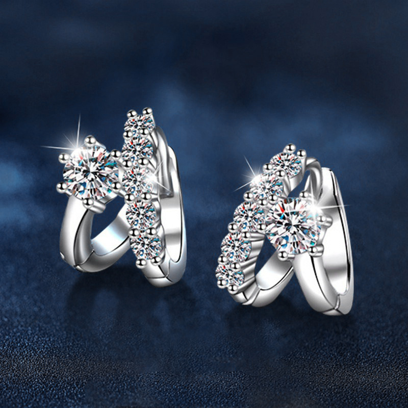Elegant S925 Silver Moissanite Flower Stud Earrings - Luxury & Comfort