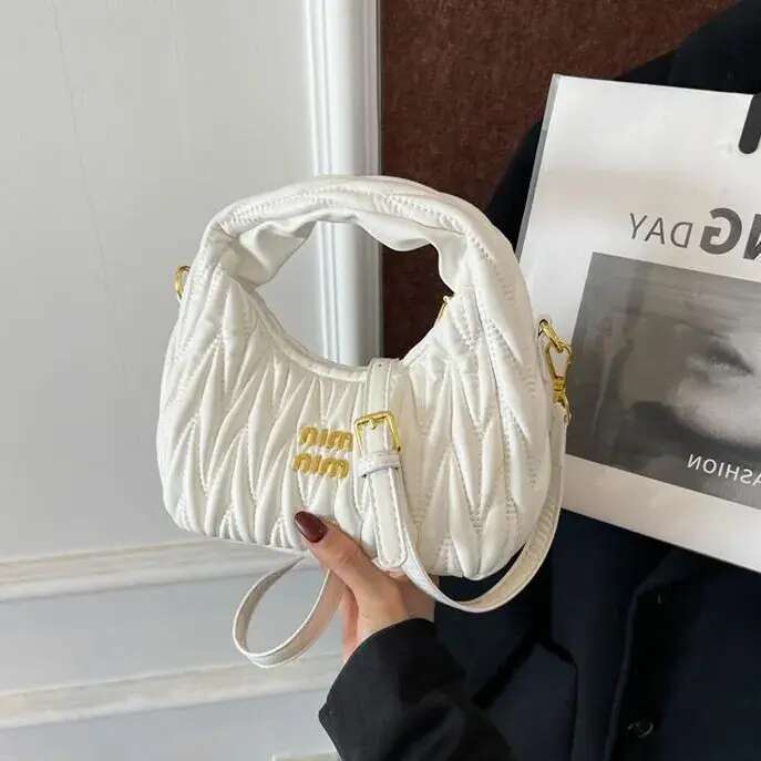 2025 now hot Free shipping designer shoulder bag for women summer new outdoor Red pink sier white Designer handbag