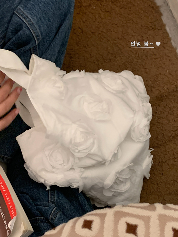 Korean version fashionable girlish underarm bag for Women 2025 New White large-capacity three-dimensional flower single-shoulder tote bag