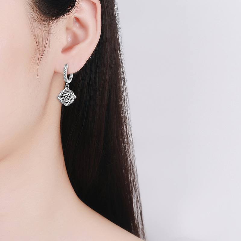 Elegant Moissanite Ear Jewelry Piece Made from High-Quality 925 Pure Silver - Ideal Surprise Present