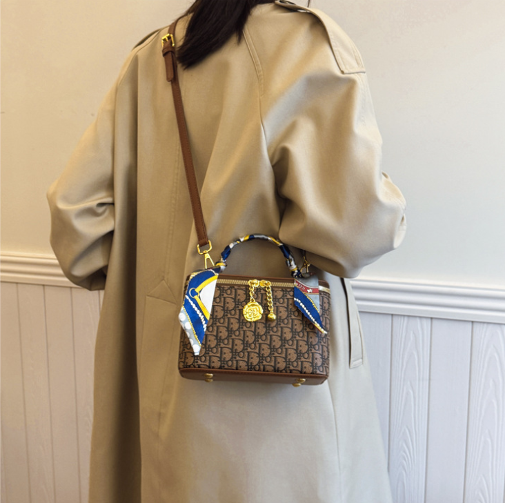 2025 Designer Letter-Print Crossbody Bag - Trendy Scarf-Chain Accent Bucket Tote with Luxury Texture, Women's Chic Small Handbag
