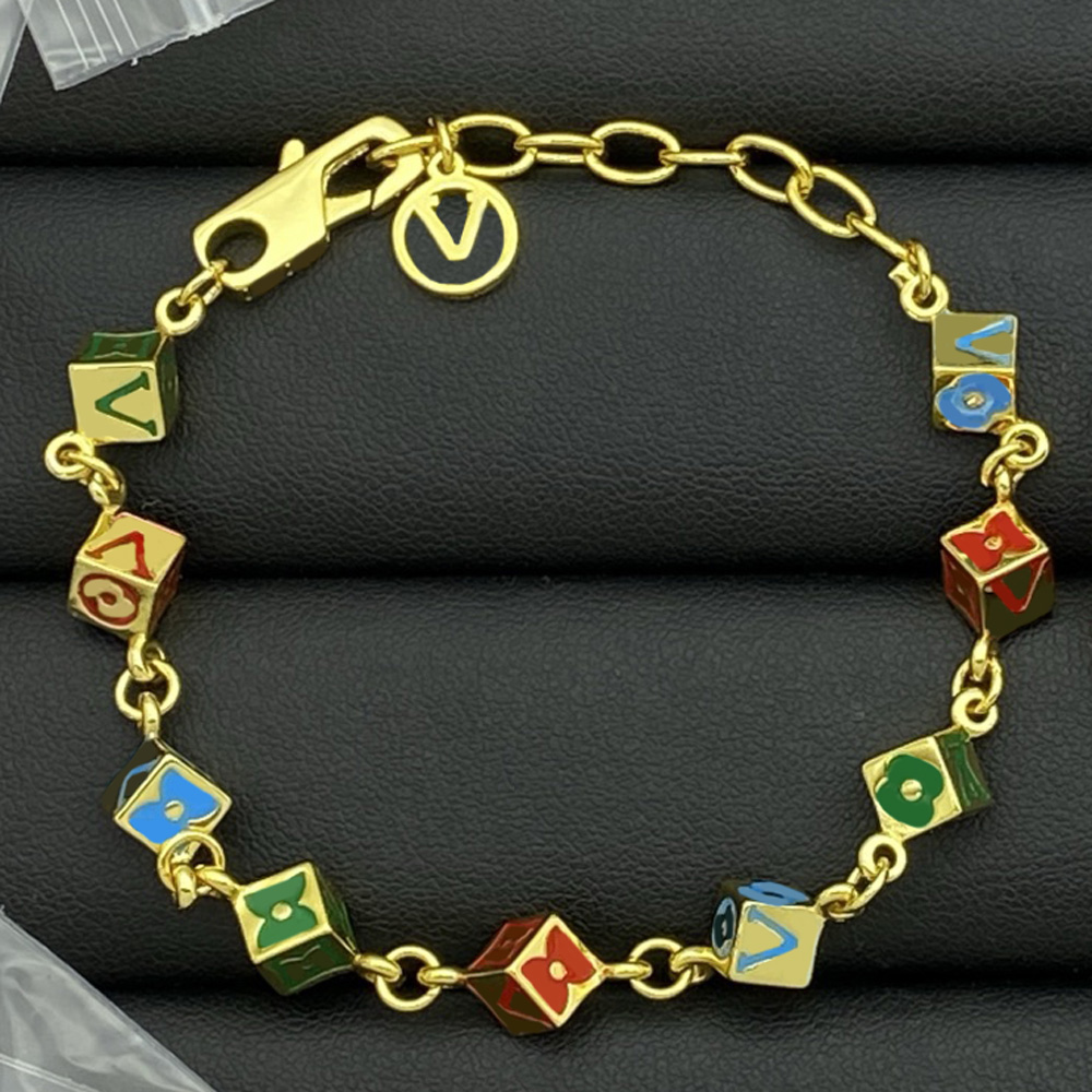 Gold Tone Bracelet with Old Flower Bracelets Bangle Embellishments Designer Letter Women's High-End Wristband Cuff Jewelry Accessory Perfect Gifts