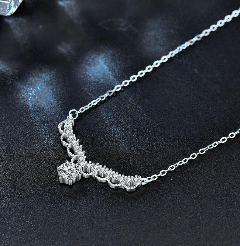 Antler Moissanite Necklace for Women | 925 Sterling Silver Reindeer Pendant | Unique Christmas Gift Jewelry | Minimalist INS Forest Design