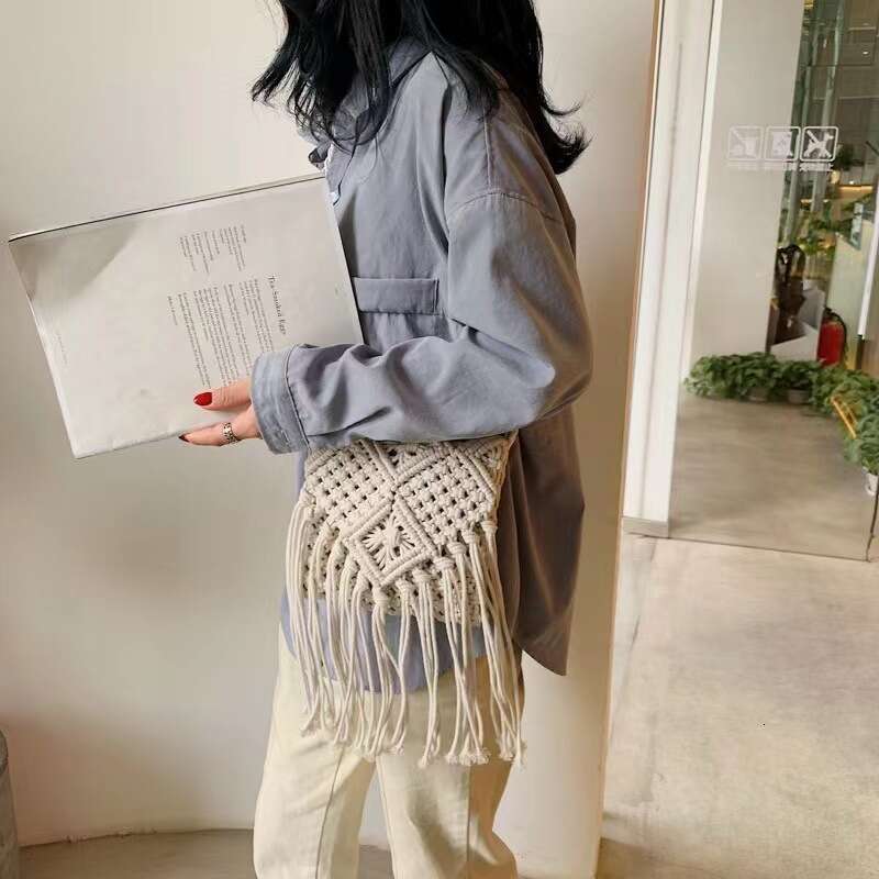 Summer Woven Bag Beach Bag Cotton Thread Crossbody Grass Ethnic Style Handmade Woven Bag Hollowed Out Tassel Fresh Korean Version Small Bag KQ KQ