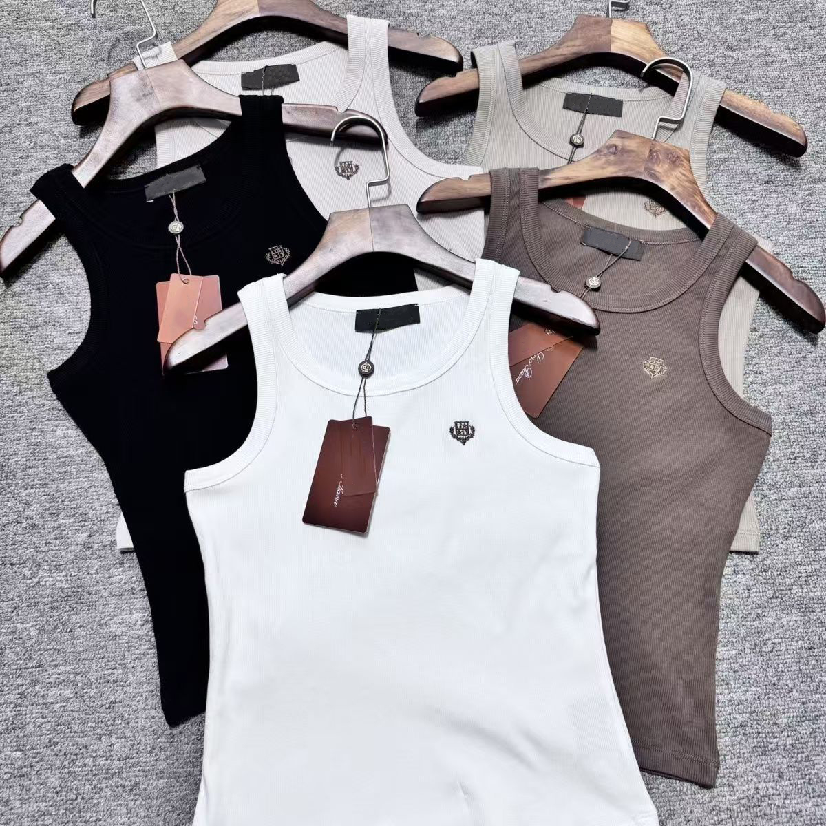 2025 European goods spring and summer new comfortable high-grade cotton threaded T-neck vest women's niche outside.