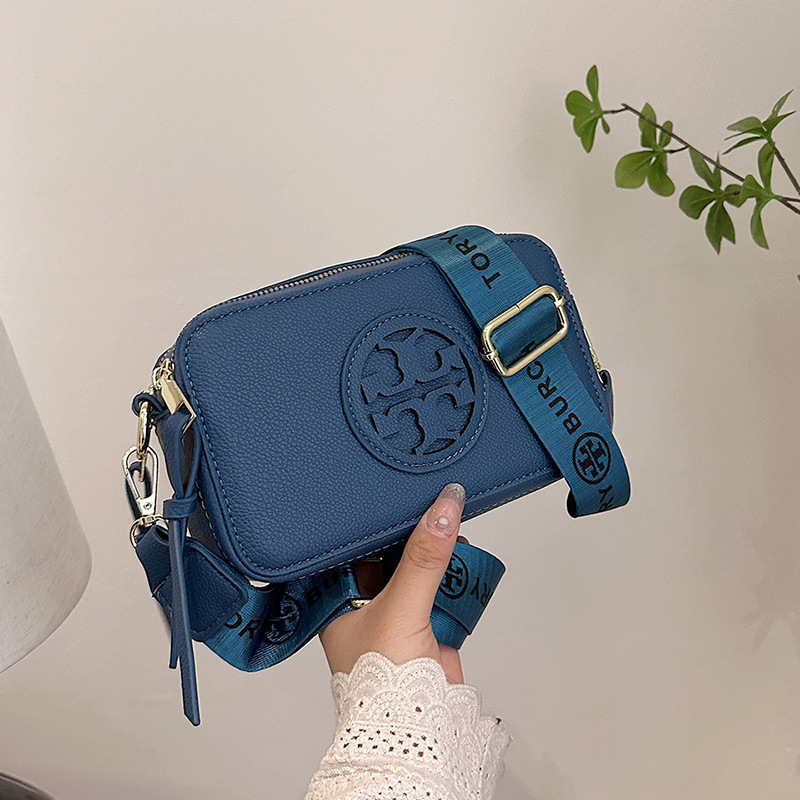 New Small Soft Half - Moon - Shaped Women's Crossbody Shoulder Bag for Outdoor Recreation on Valentine's Day