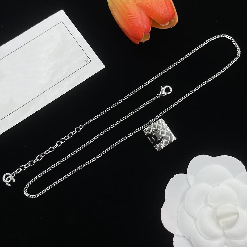 2025 Fashion Brand CC Necklace Classic Pearl Pendant Necklace Stainless Steel Designer Necklace Luxury Jewelry