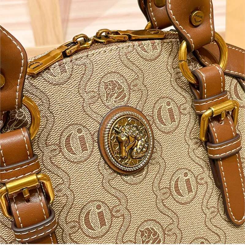Women's handbag light 2025 autumn and winter new item large capacity retro high-end designer shoulder crossbody bag