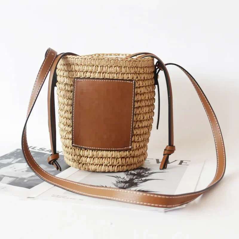 New Crochet Oblique Span One Shoulder Women's Simple And Cute Drawstring Cylinder Mobile Phone Women Bag
