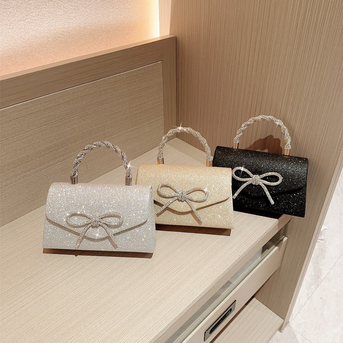 New Butterfly Series Designer Bag High Quality Luxury Banquet Bag Multi Functional Dress Handbag Slant Body Socialite Fashion Inlaid Diamond Bow Chain