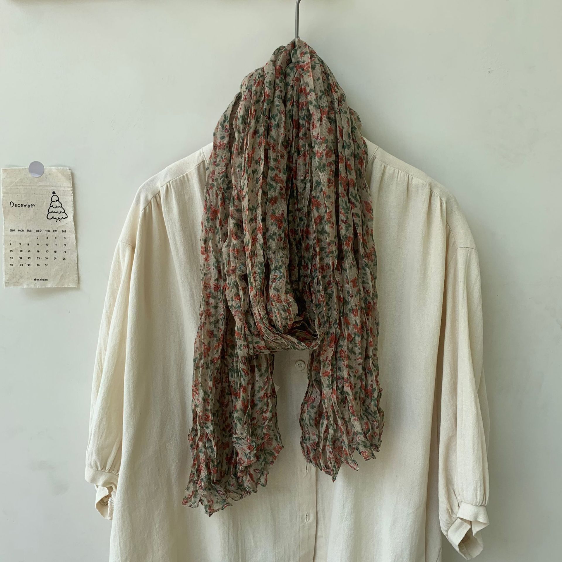 K647 2024 Spring and Autumn New Wrinkled Small Floral Scarf Retro Forest Pastoral Scarf Shawl