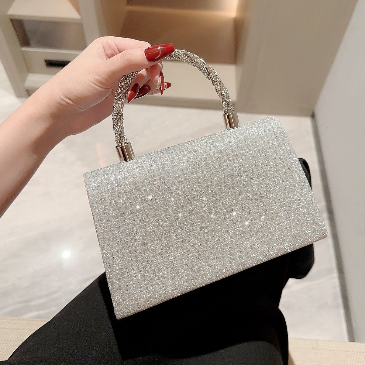 2025 New Women's Designer Bag Sparkling Diamond Dinner Bag Handbag Princess Makeup Women's Handbag High Quality Makeup Bag Wallet Underarm B