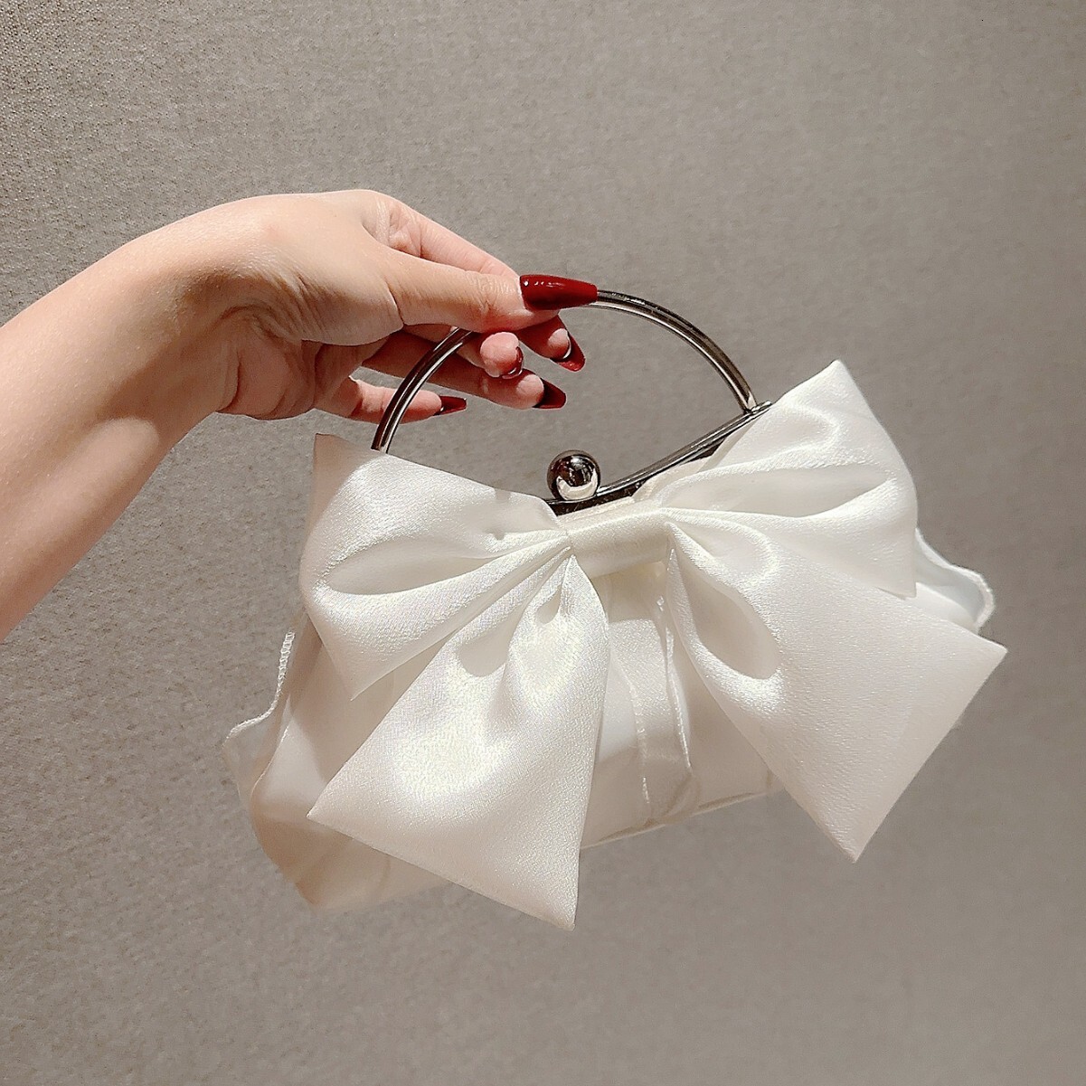 Butterfly Series Women's Designer 2025 High-quality Hot Selling White Wedding Banquet Fairy Banquet Handbag High-end Dress Bag Chain Bag Makeup B