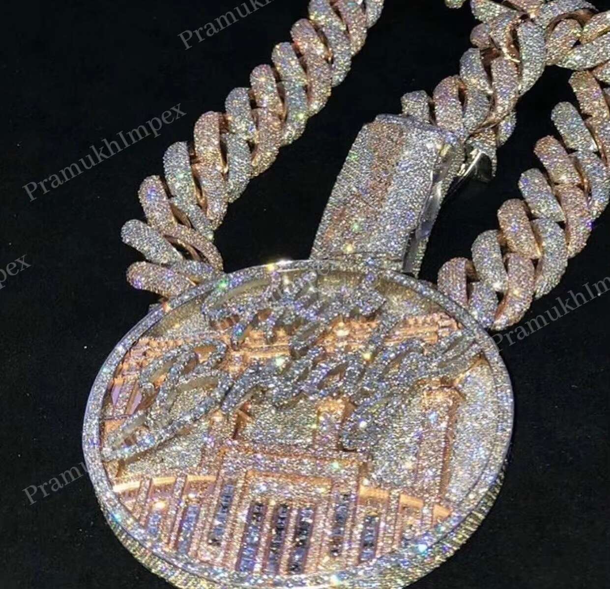Custom Letter Round Shape D VVS Moissanite Stone Two Tone 925 Sterling Silver Iced Out Hip Hop Diamond Pendant for Men and Women