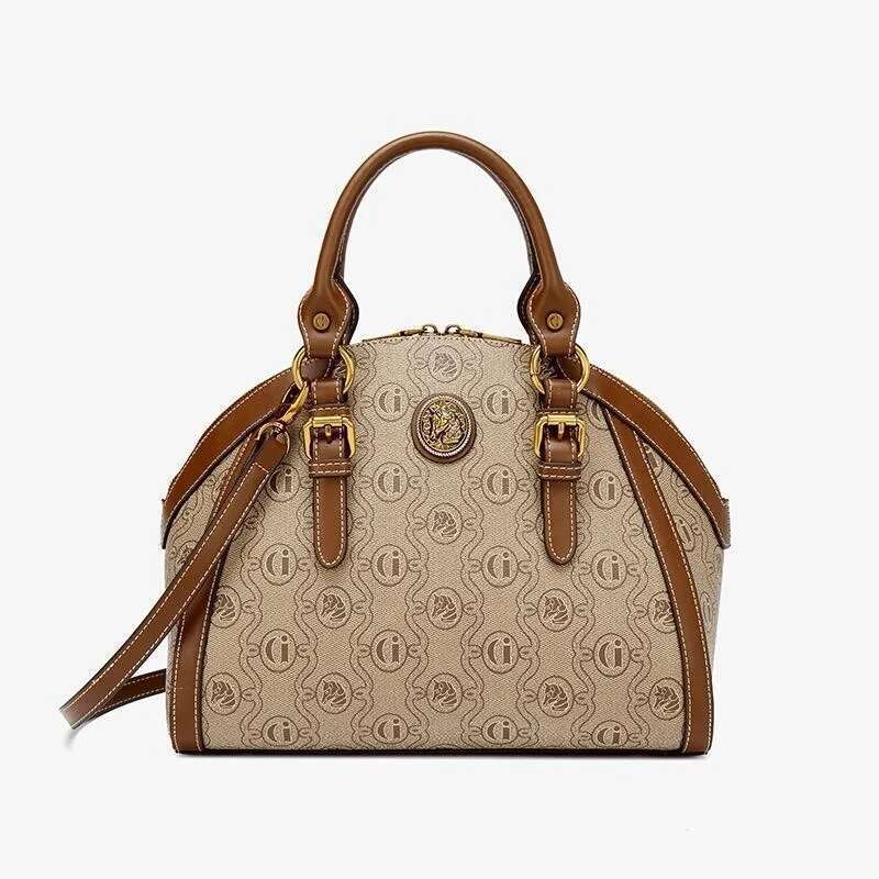 Women's handbag light 2025 autumn and winter new item large capacity retro high-end designer shoulder crossbody bag