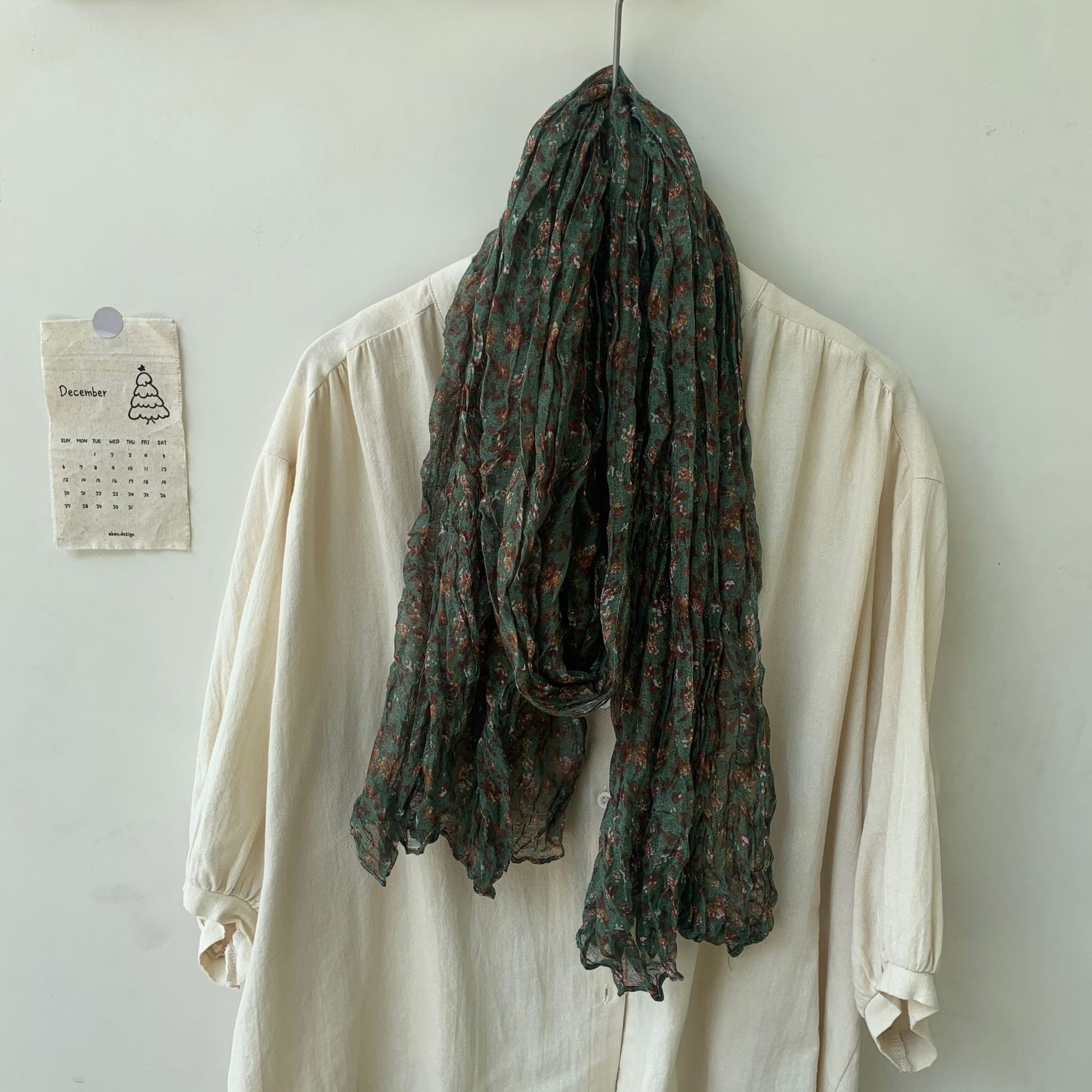 K647 2024 Spring and Autumn New Wrinkled Small Floral Scarf Retro Forest Pastoral Scarf Shawl
