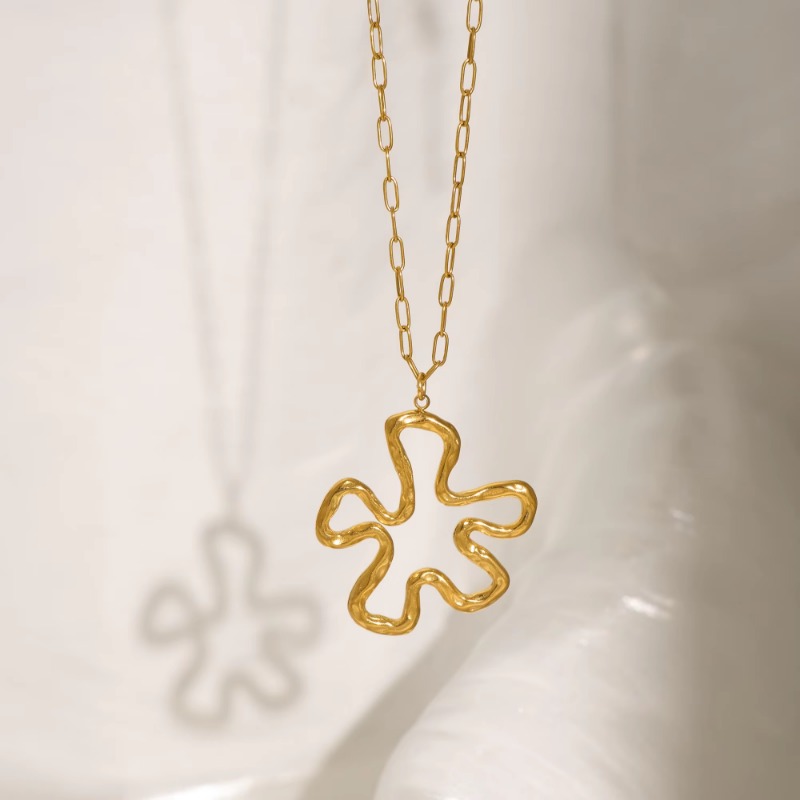 Jewellery High Quality 18K Gold Plated Stainless Steel Hollow Large Pendant Boho Line Flower Paper Clip Necklace Tarnish Free Textured Gift for All Oc