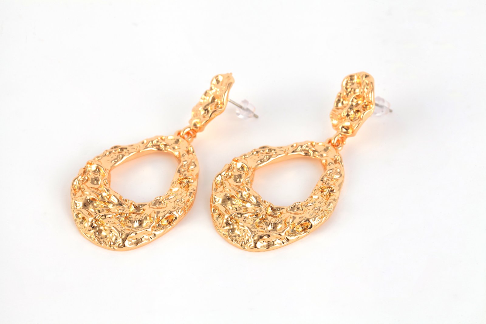 Oval Dangle Design Hammered Metal Finish Textured Gold Drop Earrings a wide variety of styles Design inspired earrings without collision