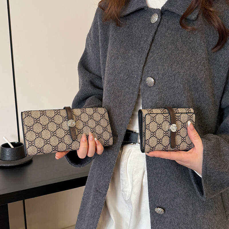Ladies' long wallet with multiple card slots, large capacity short wallet, 30% off trendy and fashionable handbag
