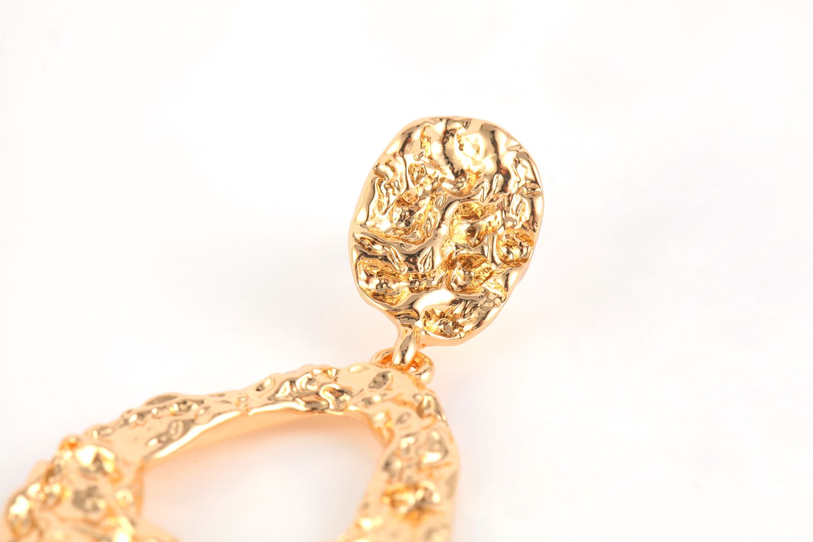 Oval Dangle Design Hammered Metal Finish Textured Gold Drop Earrings a wide variety of styles Design inspired earrings without collision