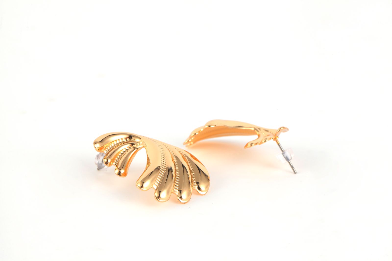 Large Curved Design Vintage Style Gold-Tone Wing Clip Earrings Daily wear is very fashionable