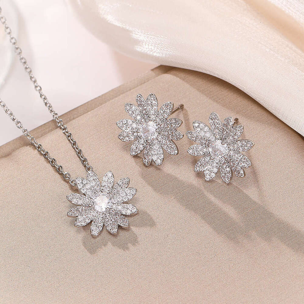 Warm Love Suower Copper Micro inlaid Zircon Romantic Enchanting Flower Daisy Necklace Earnail Set
