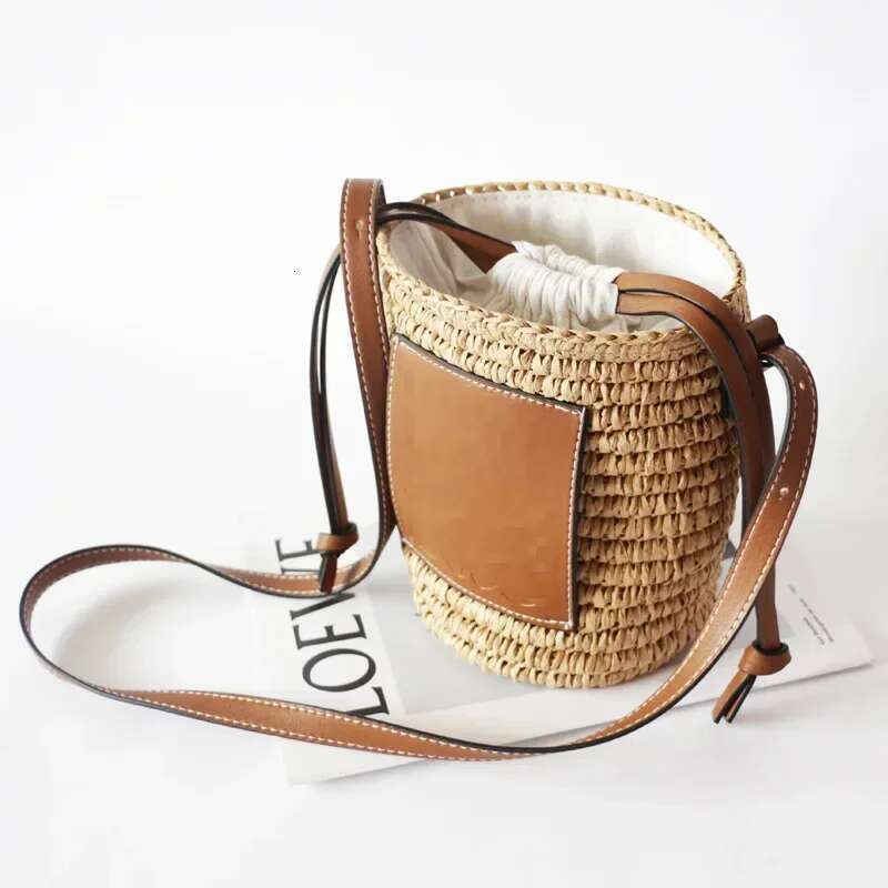 New Crochet Oblique Span One Shoulder Women's Simple And Cute Drawstring Cylinder Mobile Phone Women Bag
