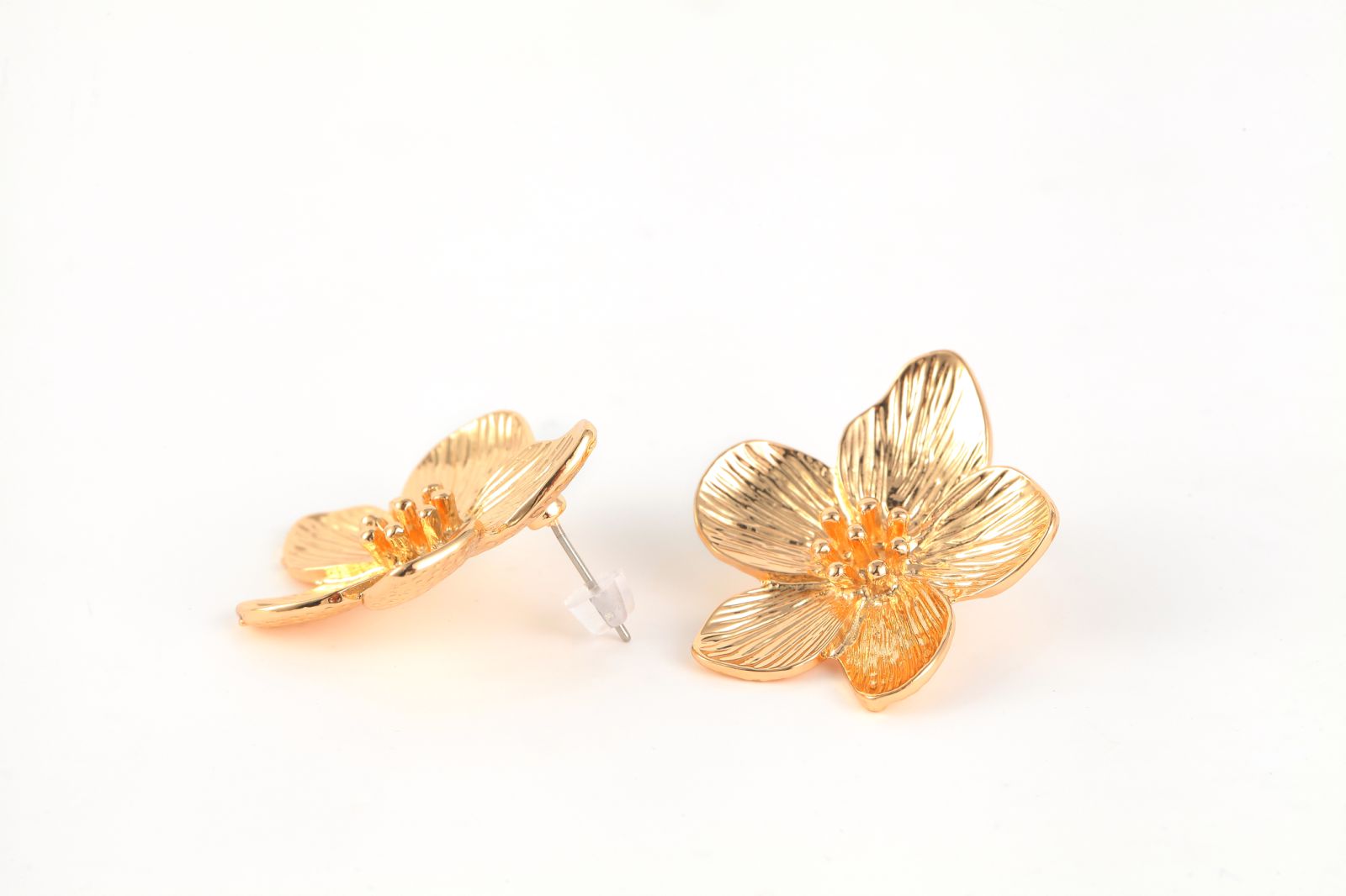 5 Petal Gold Plated Flower Stud Earrings Delicate Textured Floral Design, Hypoallergenic Jewelry for Women Full of high-end feeling