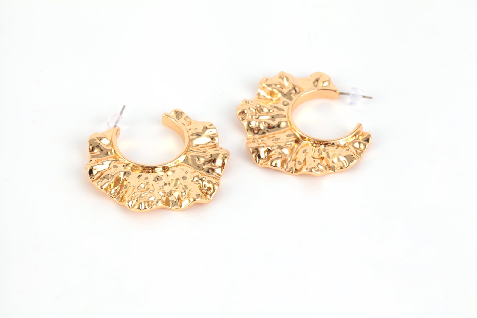 Crinkled Metal Design Textured Gold-Tone Ruffled Hoop Earrings a wide variety of styles Elegant Gold Earrings Simple yet Exquisite